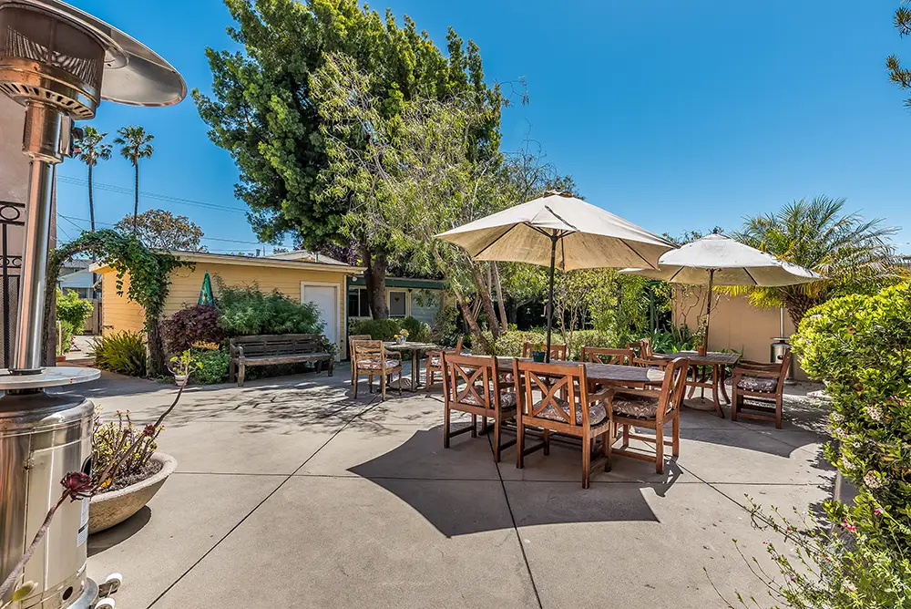 Outdoor Area Outdoor Area